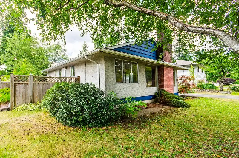 945 CAITHNESS CRESCENT - photo 2 of 27