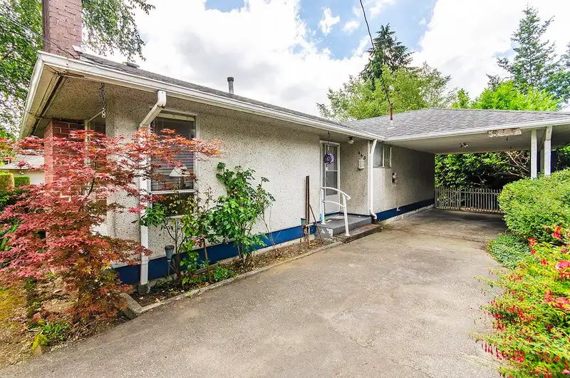 945 CAITHNESS CRESCENT - photo 4 of 27