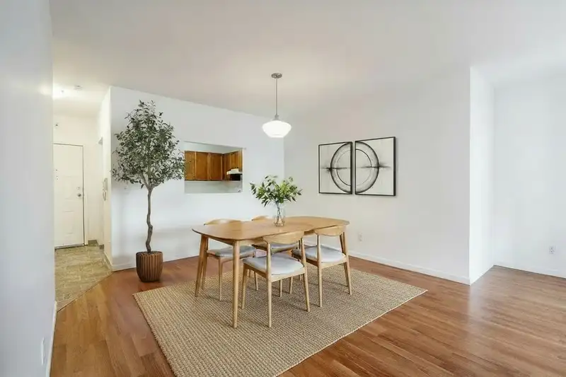 208 4989 47 AVENUE - photo 4 of 40