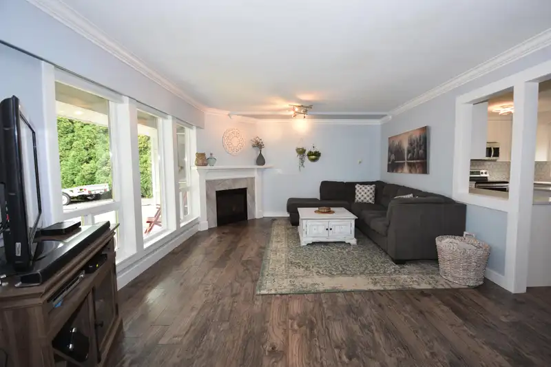 4618 HAWTHORNE PLACE - photo 4 of 40