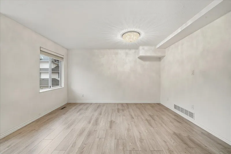 14 7231 MOFFATT ROAD - photo 4 of 25