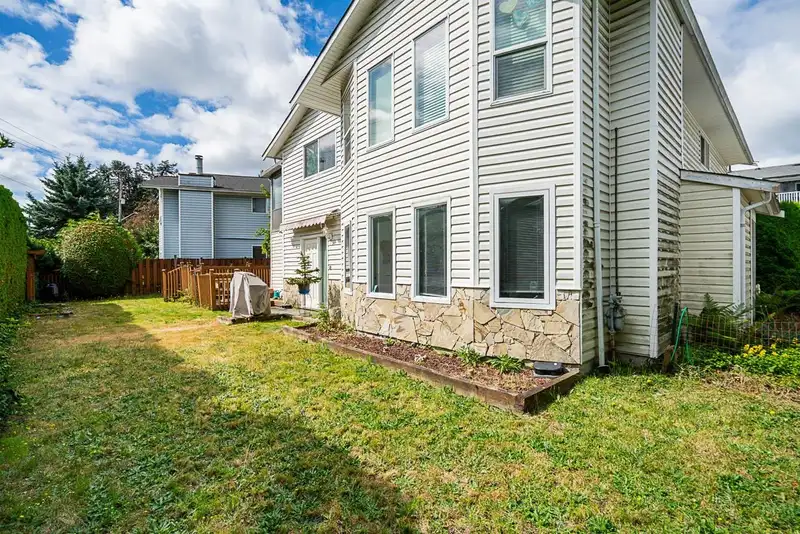 527 E COLUMBIA STREET - photo 1 of 36