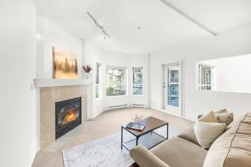 307 1281 PARKGATE AVENUE - photo 1 of 33