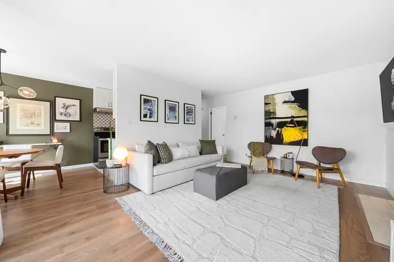 207 145 E 12TH STREET - photo 2 of 32