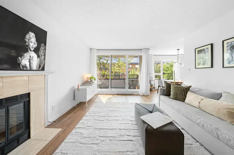 207 145 E 12TH STREET - photo 4 of 32