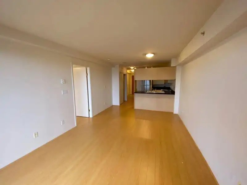 902 6611 COONEY ROAD - photo 2 of 6