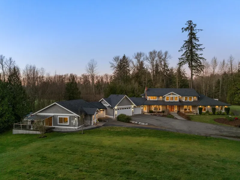 22015 40 AVENUE - photo 1 of 25