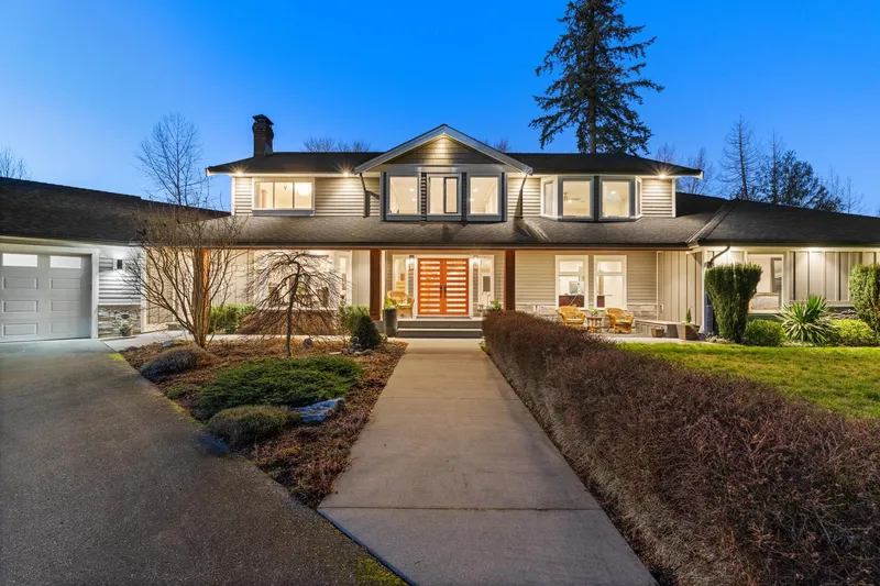 22015 40 AVENUE - photo 4 of 25