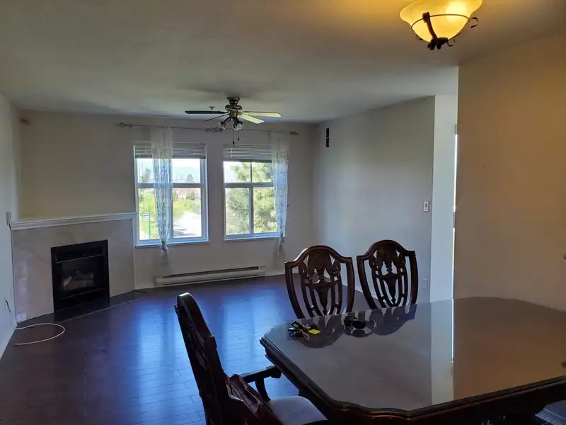 403 12739 72 AVENUE - photo 2 of 9