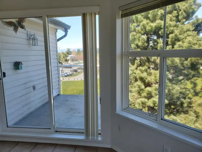 403 12739 72 AVENUE - photo 3 of 9