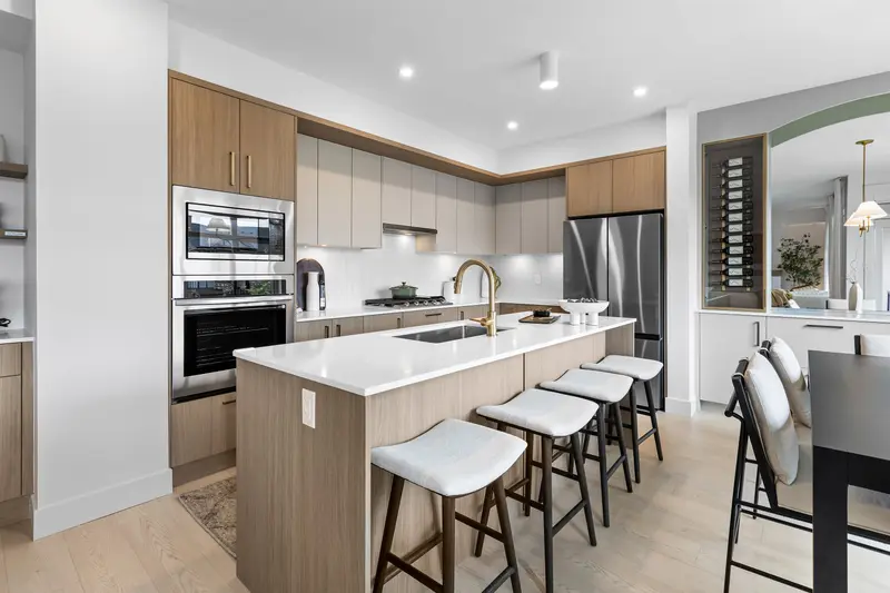 139 3546 MONSON CRESCENT - photo 2 of 19