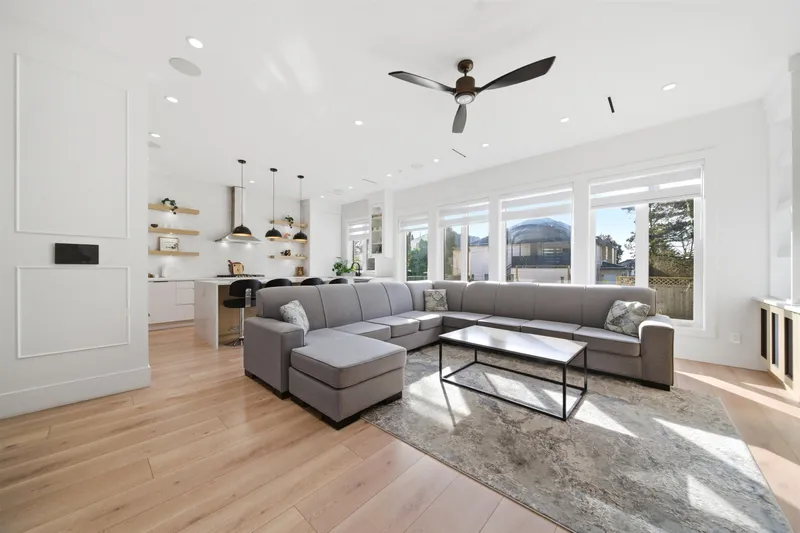 14718 90A AVENUE - photo 2 of 25