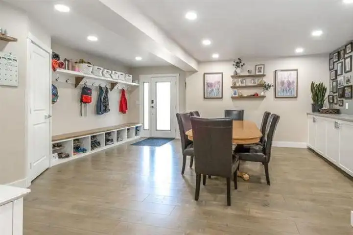 117 3455 WRIGHT STREET - photo 3 of 25