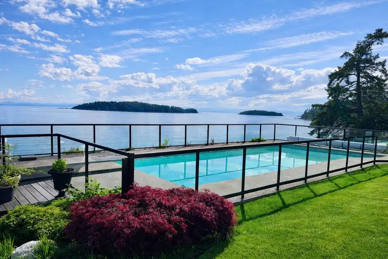 5951 SUNSHINE COAST HIGHWAY - photo 1 of 25