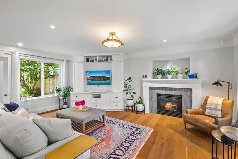 448 BRAND STREET - photo 3 of 38