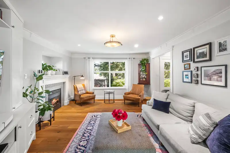 448 BRAND STREET - photo 4 of 38