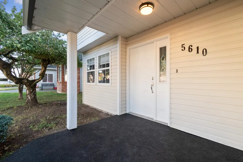 5610 JANIS STREET - photo 3 of 25