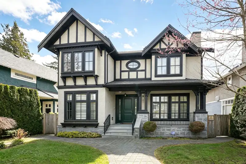 4056 W 30TH AVENUE - photo 1 of 28