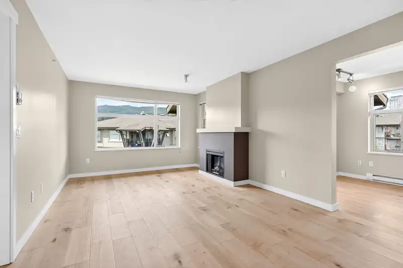406 500 KLAHANIE DRIVE - photo 3 of 39