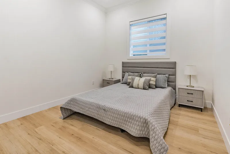 11796 84 AVENUE - photo 3 of 25