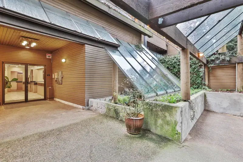 115 1345 W 15TH AVENUE - photo 1 of 21