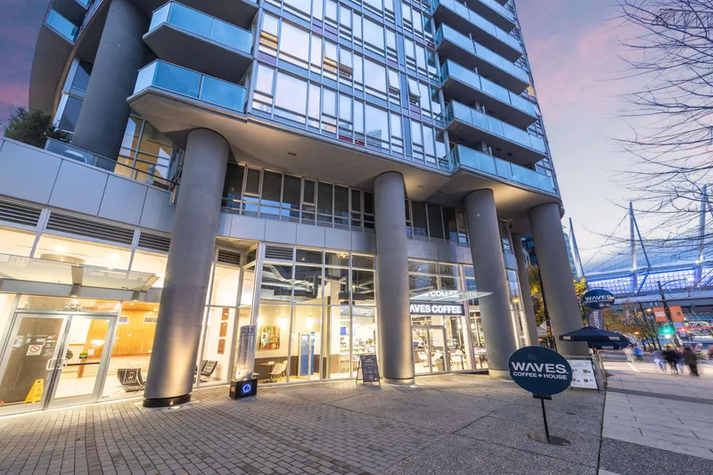 1606 233 ROBSON STREET - photo 2 of 25