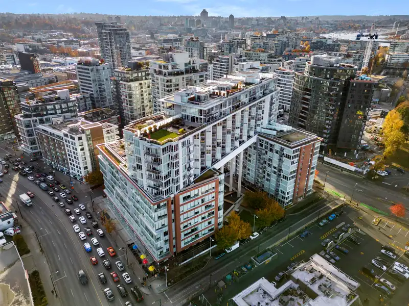 206 1618 QUEBEC STREET - photo 2 of 24