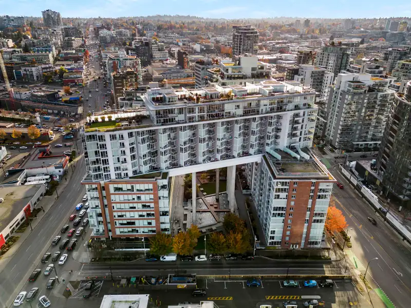 206 1618 QUEBEC STREET - photo 3 of 24