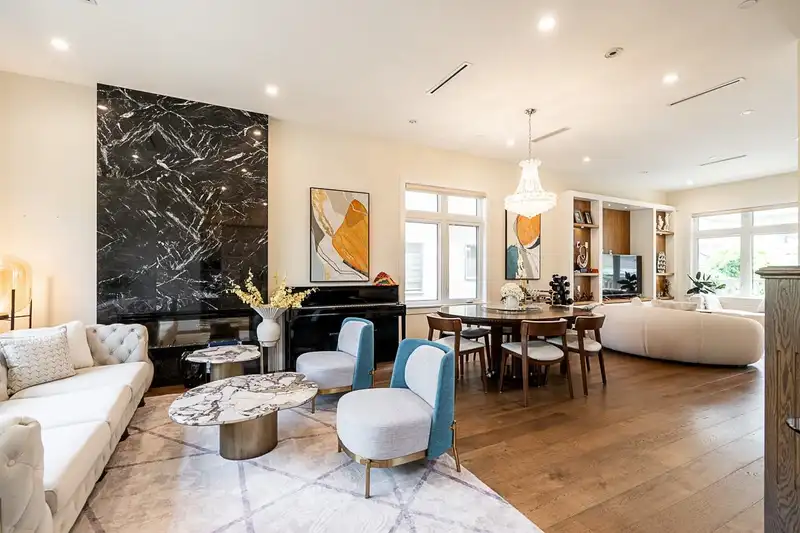 152 W 48TH AVENUE - photo 3 of 39