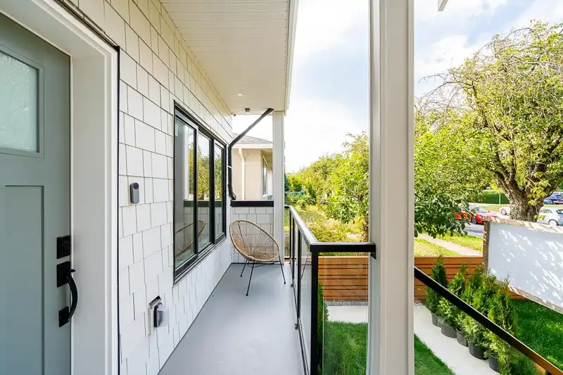 2570 E 49TH AVENUE - photo 3 of 40