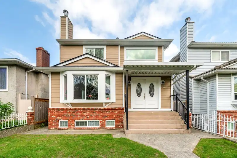 3639 E 26TH AVENUE - photo 1 of 36