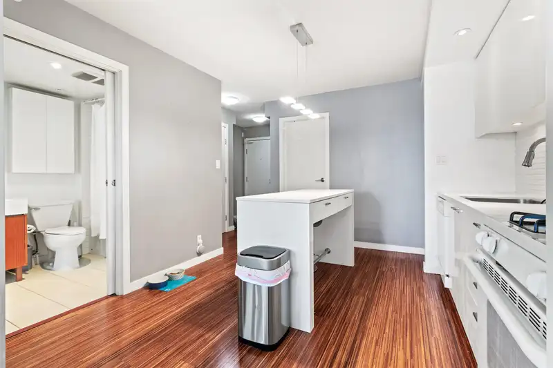 708 328 E 11TH AVENUE - photo 3 of 22