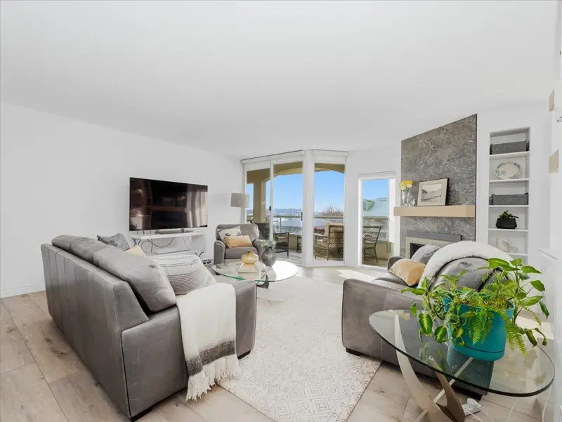 209 168 CHADWICK COURT - photo 4 of 25