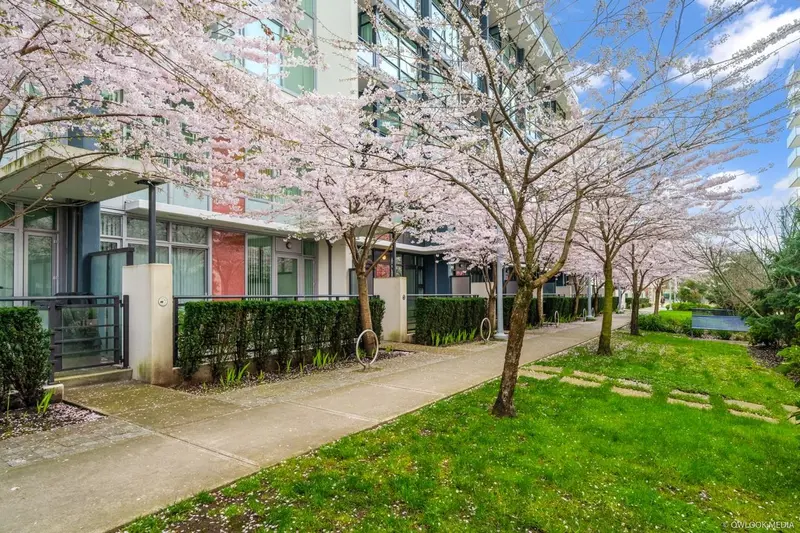 42 8628 HAZELBRIDGE WAY - photo 4 of 25