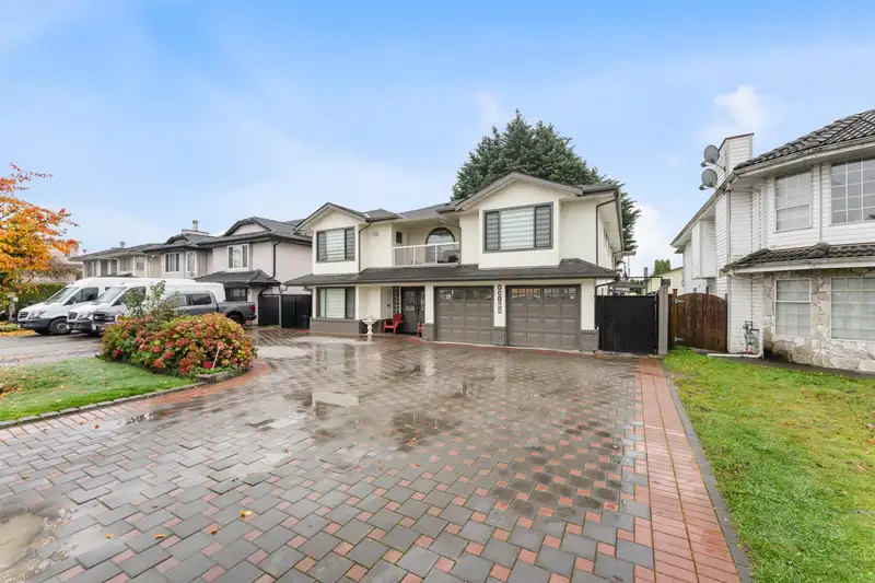 13166 73 AVENUE - photo 2 of 30