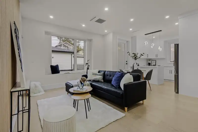 583 E 60TH AVENUE - photo 3 of 32