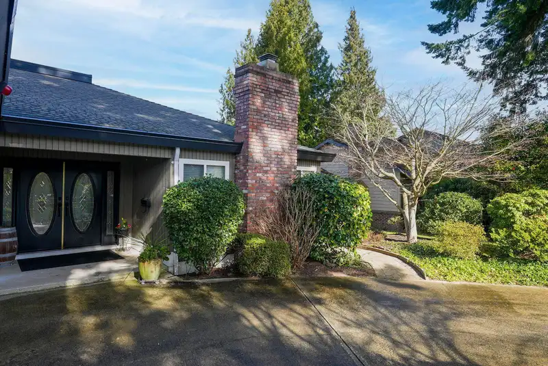5225 4 AVENUE - photo 2 of 34