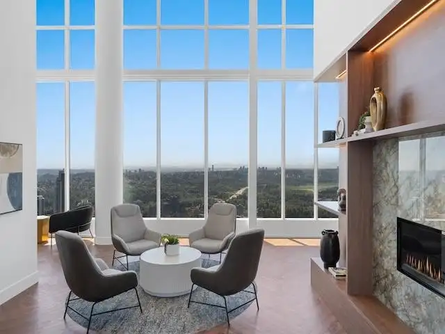 4007 518 CLARKE ROAD - photo 1 of 10