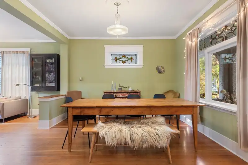 1136 E 10TH AVENUE - photo 4 of 40