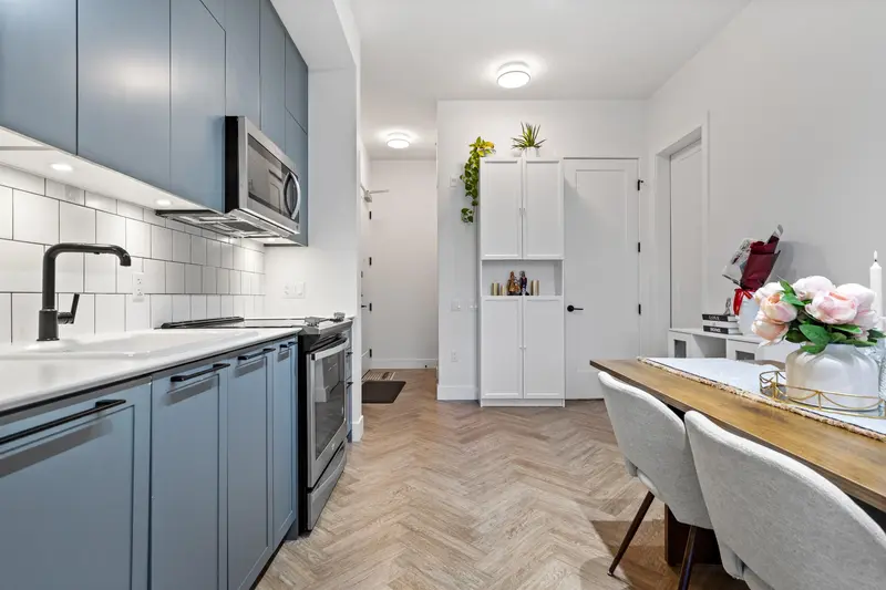 425 14968 101A AVENUE - photo 4 of 25