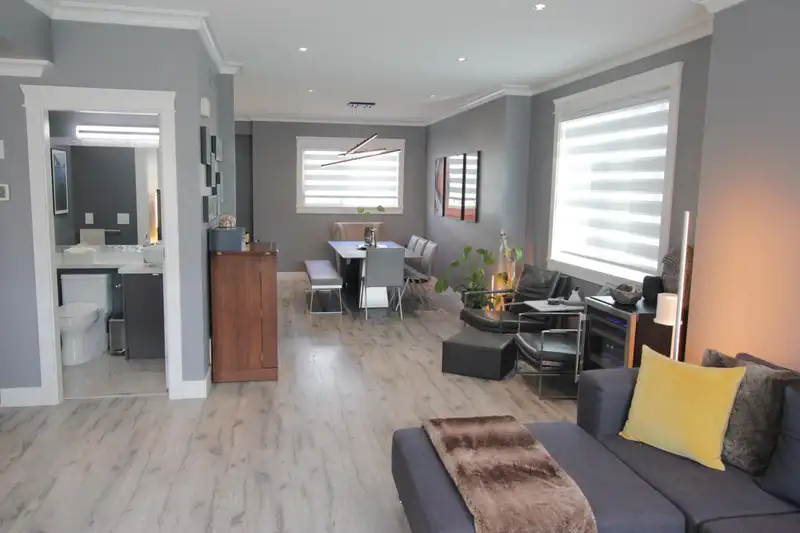 14 9560 ALEXANDRA ROAD - photo 2 of 40