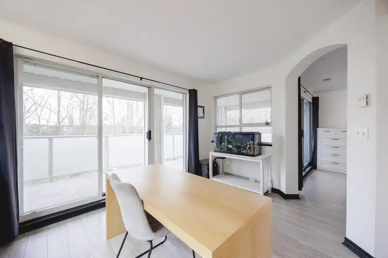 303 20145 55A AVENUE - photo 3 of 32