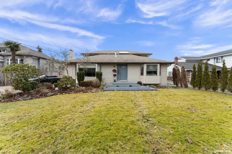 10511 CAITHCART ROAD - photo 4 of 38