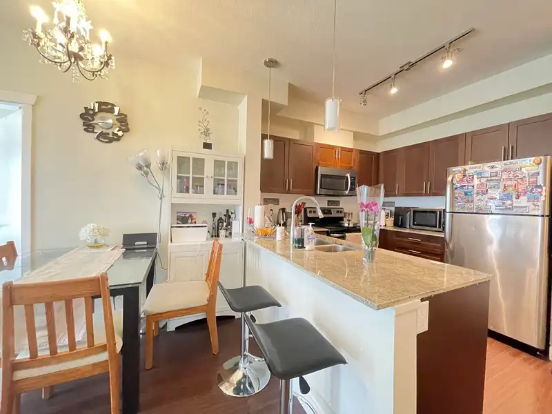 307 13468 KING GEORGE BOULEVARD - photo 3 of 22