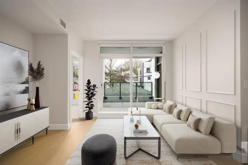 203 3668 W 10TH AVENUE - photo 3 of 40