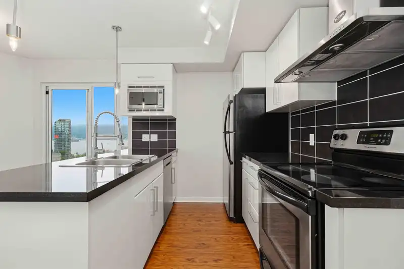 2901 689 ABBOTT STREET - photo 4 of 28