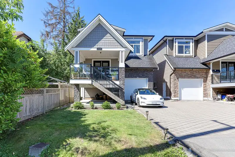 314 JOHNSTON STREET - photo 1 of 40