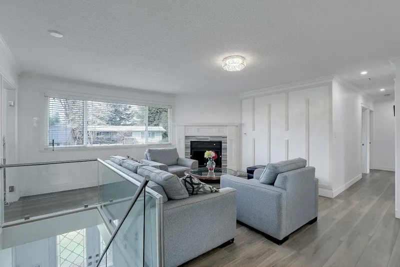 7436 118A STREET - photo 4 of 25