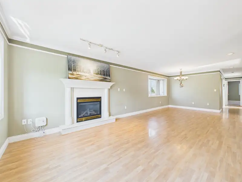 7698 14TH AVENUE - photo 4 of 33
