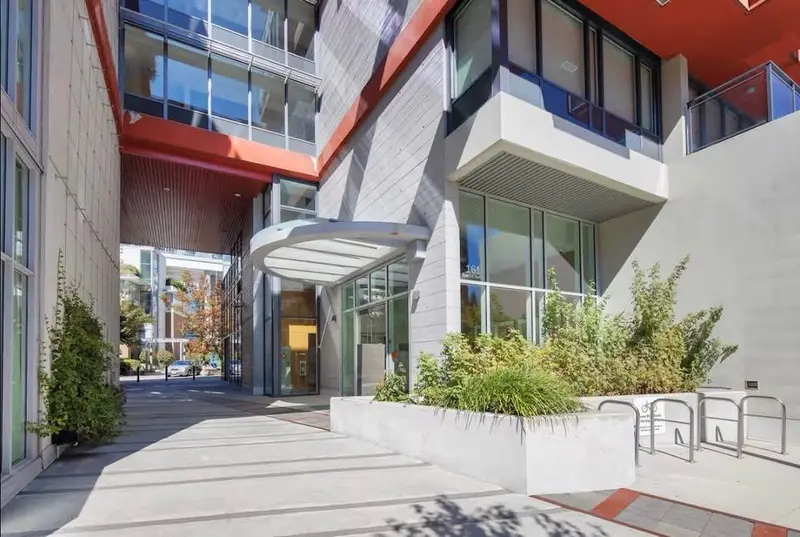 302 161 E 1ST AVENUE - photo 2 of 11